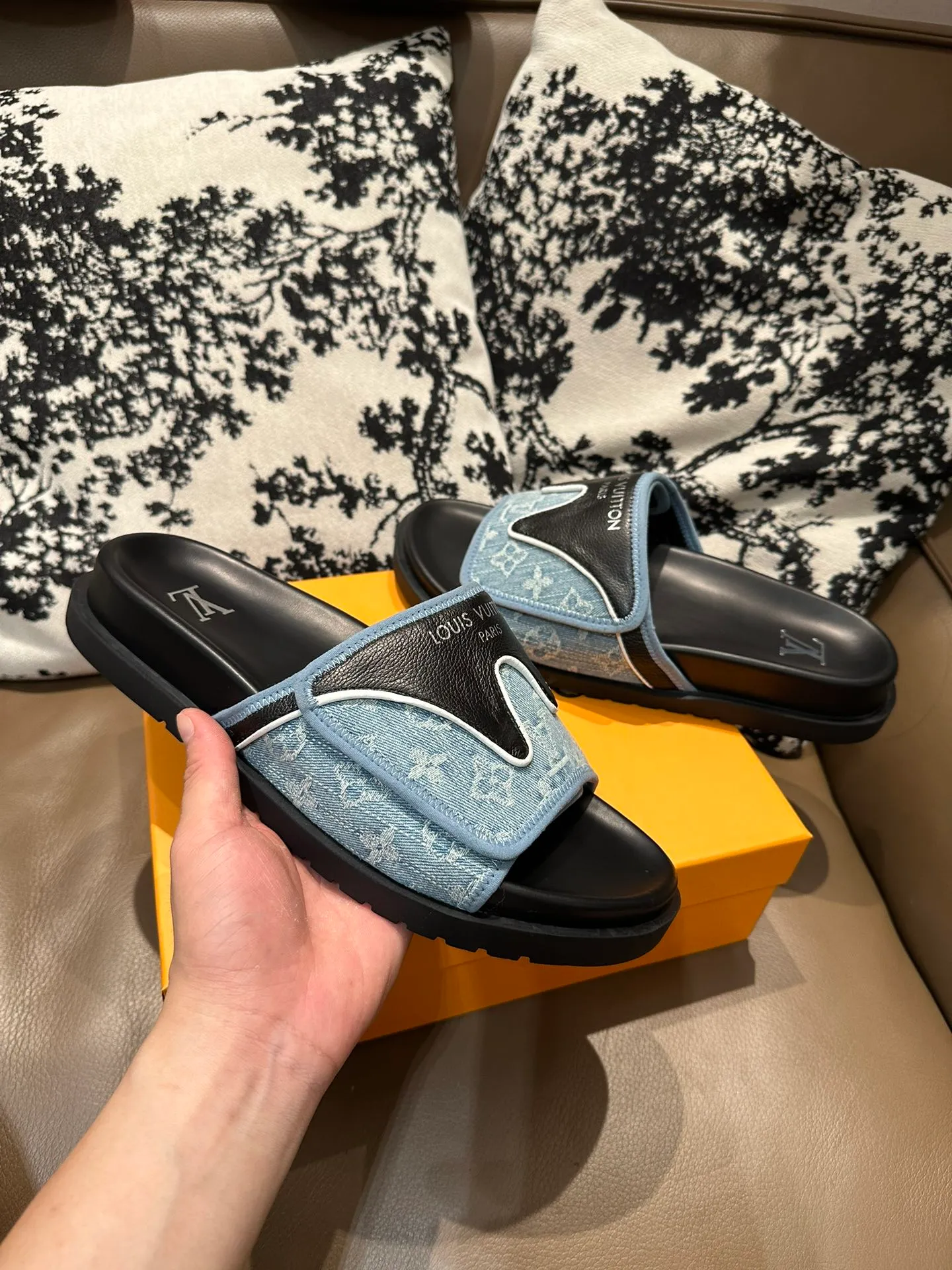 Men's shoes💰340💰 LV Velcro new style, cowhide surface, sheepskin lining, size 36-46